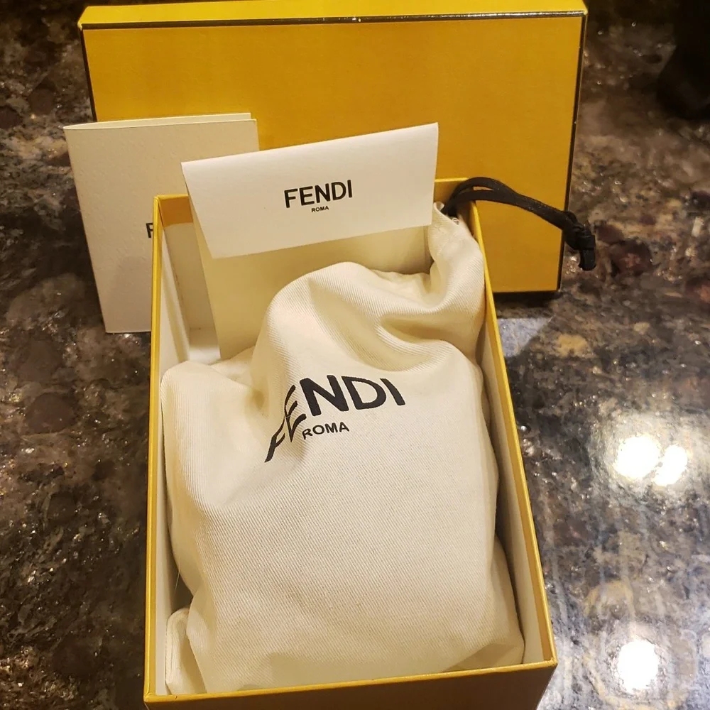 Fendi charm pom pom - Picture 12 of 12